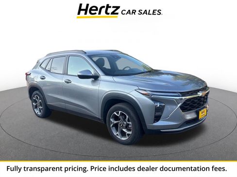 Used 2025 Chevrolet Trax LT FWD image 1
