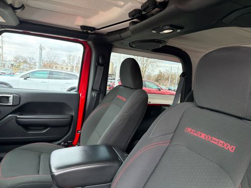 Used 2018 Jeep Wrangler Rubicon w/ Cold Weather Group image 6