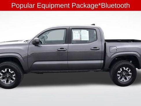 Used 2018 Toyota Tacoma SR image 2