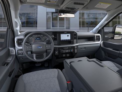 New 2025 Ford F250 XL w/ XL Chrome Package image 31