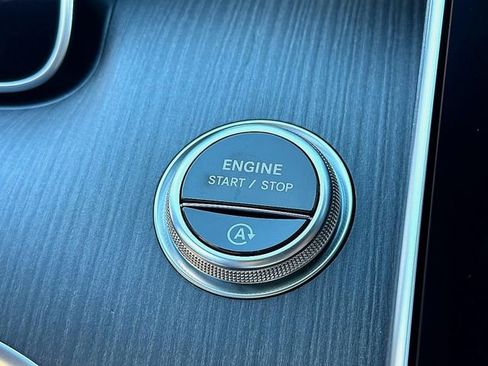 Certified 2025 Mercedes-Benz C 300 Sedan image 17