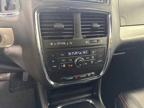 Used 2018 Dodge Grand Caravan GT image 17