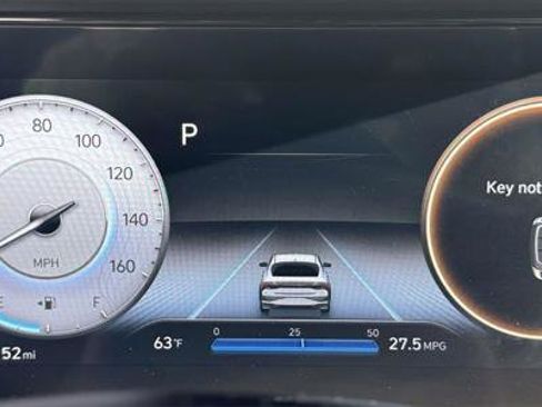 Used 2023 Hyundai Elantra Limited w/ Winter Weather Package image 25