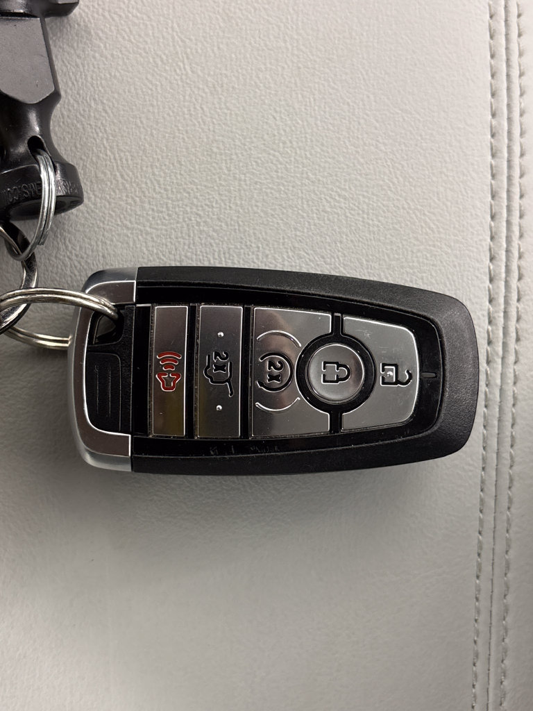 Used 2025 Ford Explorer Platinum w/ Ultimate Package AWD/4WD image 34