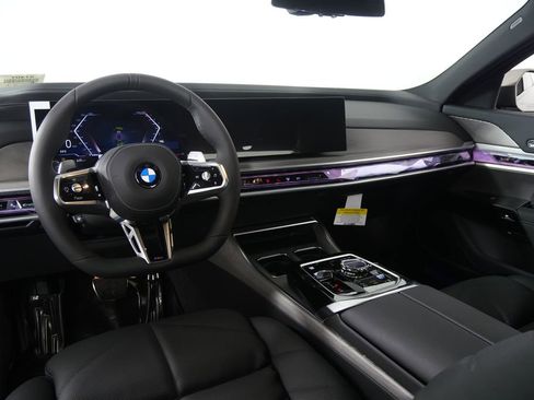 Used 2026 BMW 740i image 18