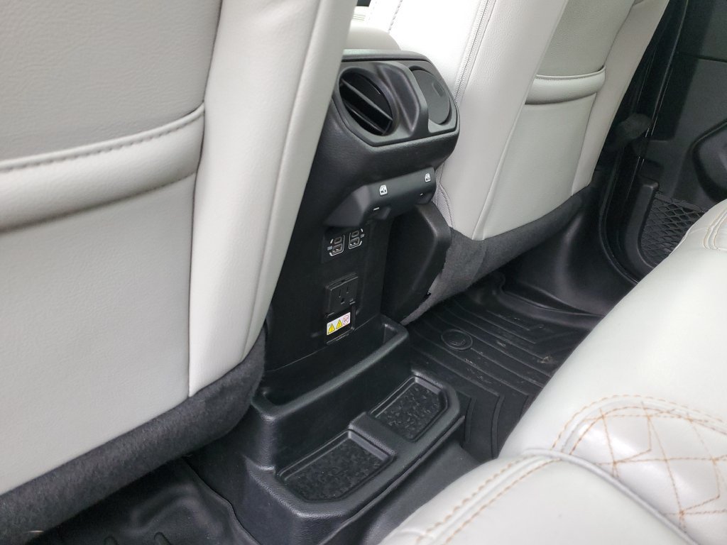 Used 2021 Jeep Wrangler Unlimited Sahara AWD/4WD image 14