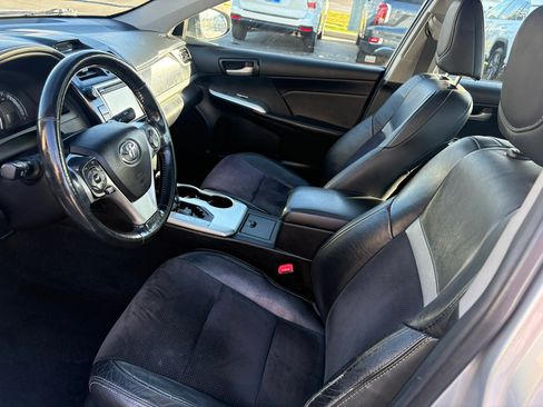 Used 2014 Toyota Camry SE image 13