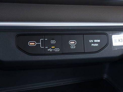 New 2026 Kia Carnival LX FWD image 19