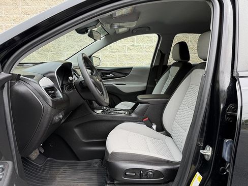 Used 2020 Chevrolet Equinox LS w/ LS Convenience Package FWD image 18