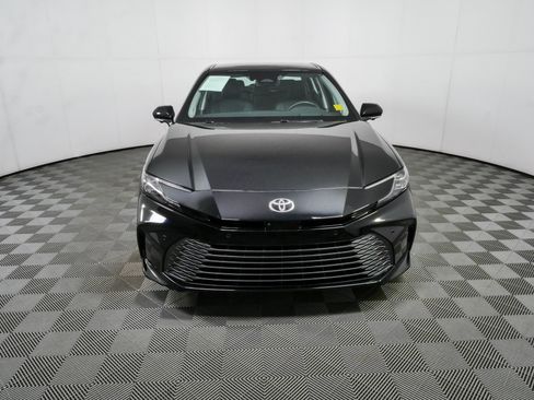 Used 2025 Toyota Camry XLE w/ Premium Plus Package FWD image 33