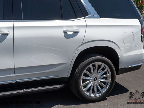 Used 2023 Cadillac Escalade Premium Luxury image 36