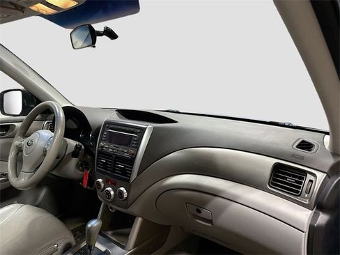 Used 2010 Subaru Forester 2.5X Limited image 27