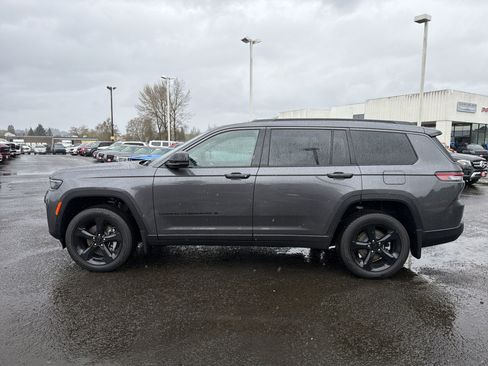 New 2026 Jeep Grand Cherokee L Limited AWD/4WD image 2