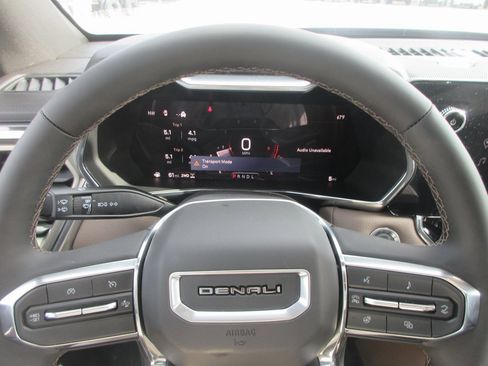 New 2026 GMC Canyon Denali image 17