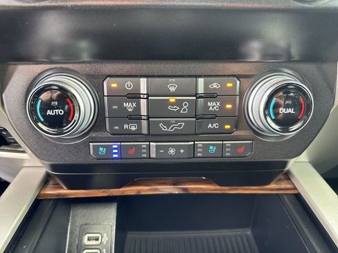 Used 2020 Ford F150 Lariat w/ Equipment Group 502A Luxury AWD/4WD image 46