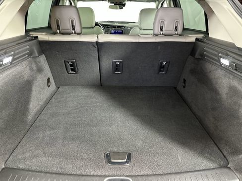 Certified 2023 Cadillac XT4 Luxury w/ Cold Weather Package image 28