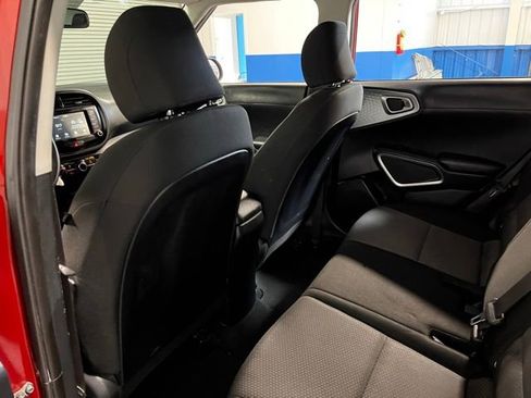 Used 2020 Kia Soul LX FWD image 17