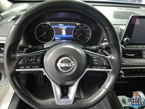 Used 2024 Nissan Altima 2.5 SR FWD image 11