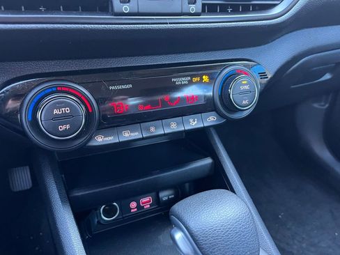 Used 2019 Kia Forte LXS image 17