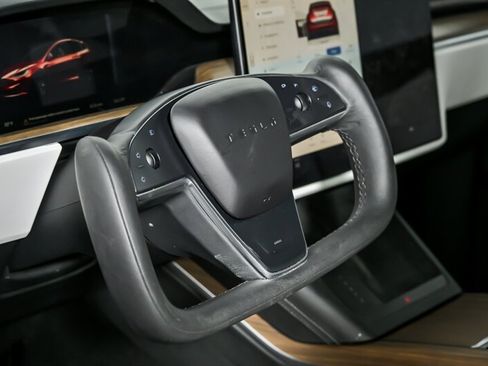 Used 2022 Tesla Model X image 21