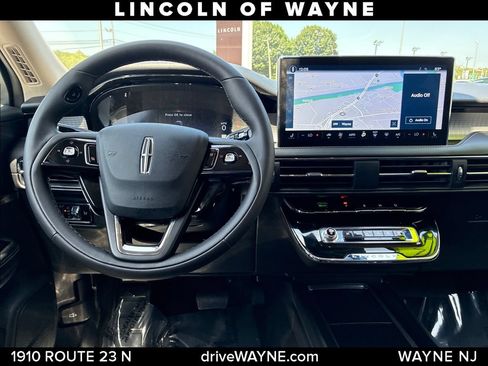 Certified 2024 Lincoln Corsair AWD image 24