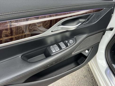 Used 2021 BMW 750i xDrive image 15