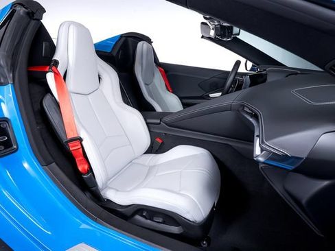 Used 2021 Chevrolet Corvette Stingray Convertible w/ Z51 Performance Package RWD image 44