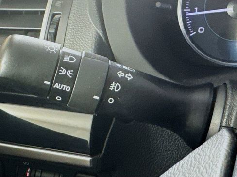Used 2017 Subaru Crosstrek 2.0i Limited AWD/4WD image 12