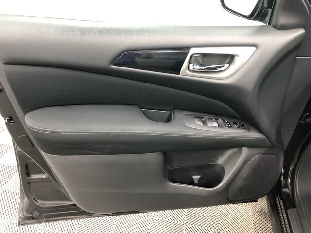 Used 2017 Nissan Pathfinder SV AWD/4WD image 12