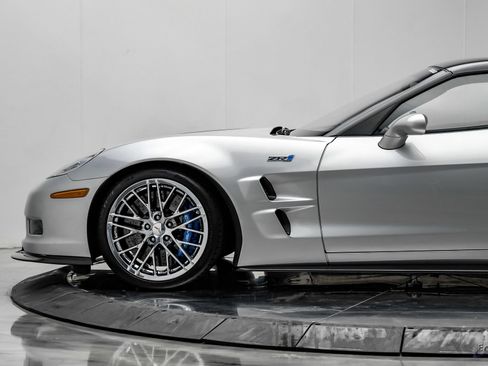 Used 2010 Chevrolet Corvette ZR1 w/ Preferred Equipment Group RWD image 9
