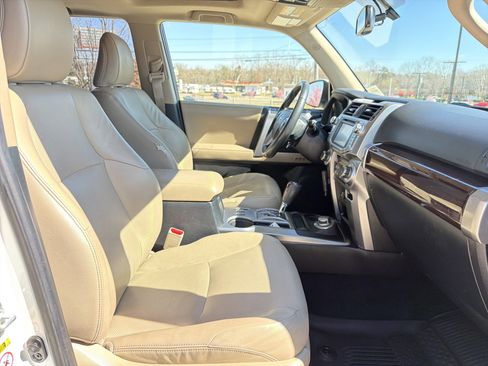 Used 2017 Toyota 4Runner Limited image 33