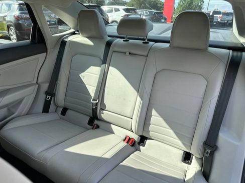 Used 2022 Volkswagen Jetta SE FWD image 13