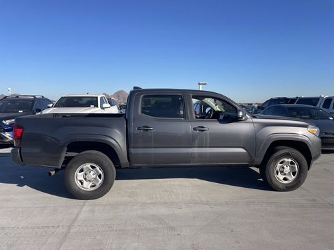Used 2022 Toyota Tacoma SR image 3