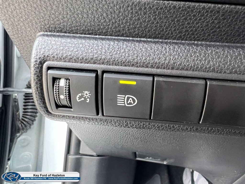 Used 2025 Toyota Corolla LE FWD image 19