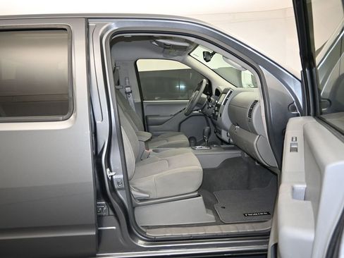 Used 2021 Nissan Frontier SV image 26