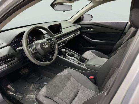 Used 2025 Honda Accord SE image 15