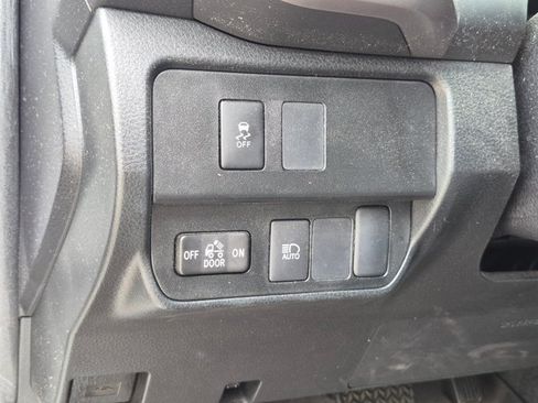 Used 2023 Toyota Tacoma SR5 RWD image 10
