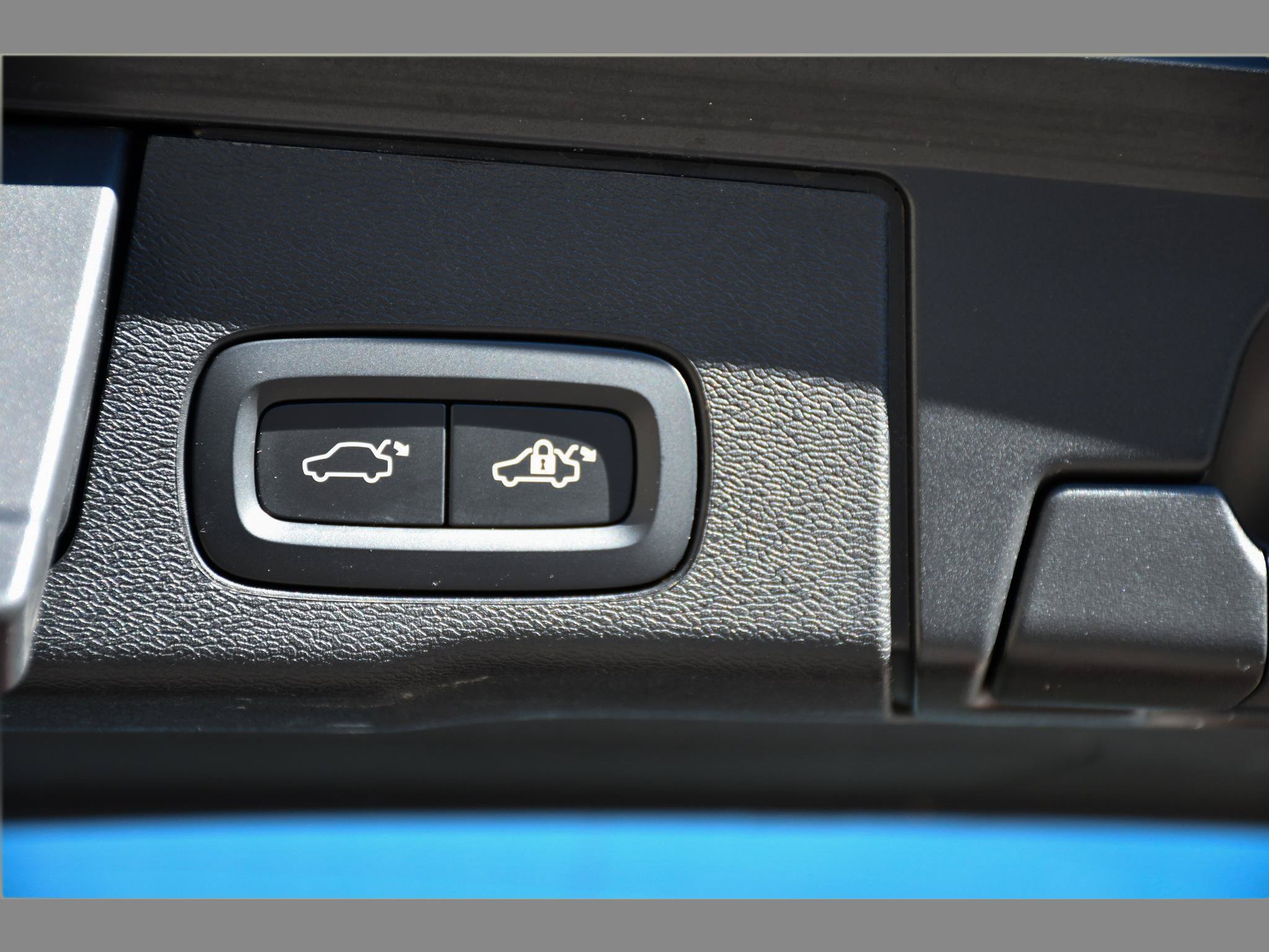 Certified 2024 Volvo XC60 B5 Plus w/ Protection Package Premier AWD/4WD image 26