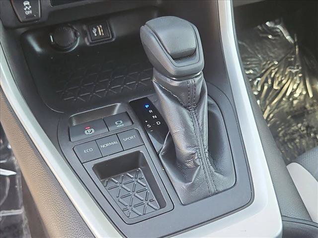 Used 2025 Toyota RAV4 XLE FWD image 17