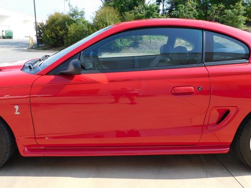 Used 1995 Ford Mustang GT RWD image 11