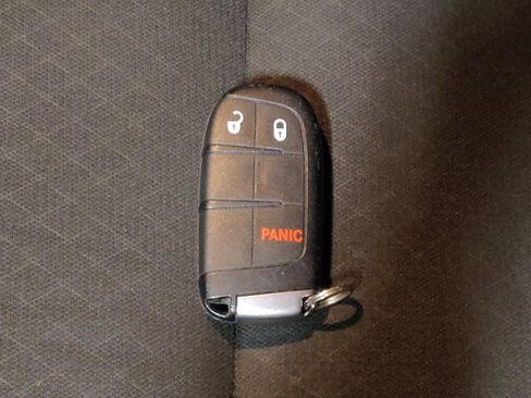 Used 2021 Jeep Grand Cherokee Laredo RWD image 32