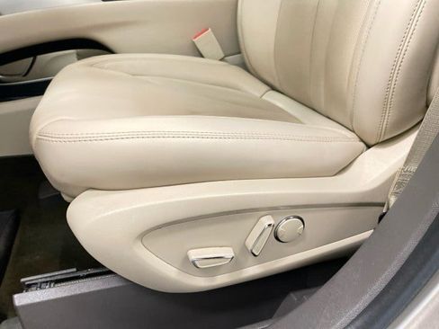 Used 2020 Lincoln Nautilus Premier w/ Equipment Group 101A AWD/4WD image 17