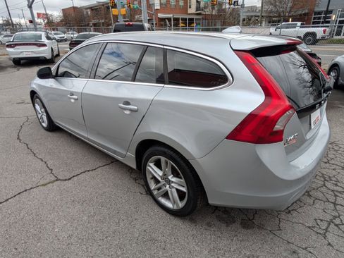 Used 2015 Volvo V60 T5 Premier image 8