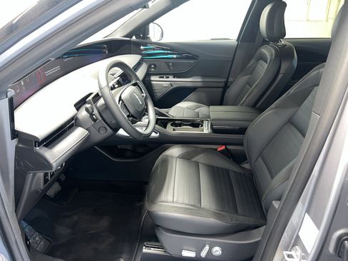 New 2025 Lincoln Nautilus Reserve w/ Jet Appearance Package image 9