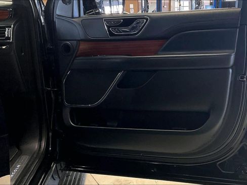 Used 2024 Lincoln Navigator Reserve image 21