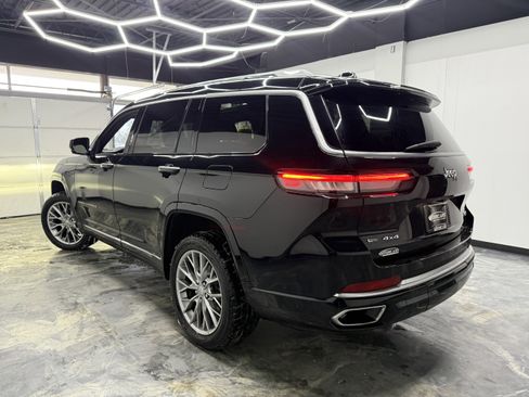 Used 2022 Jeep Grand Cherokee L Summit w/ Luxury Tech Group V image 3