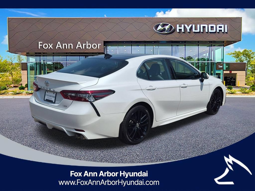 Used 2022 Toyota Camry XSE FWD image 5