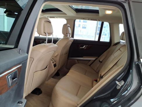 Used 2010 Mercedes-Benz GLK 350 4MATIC image 17