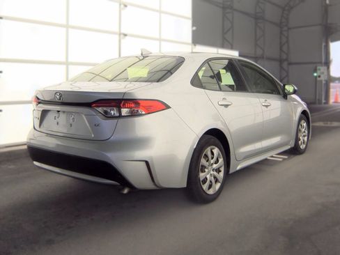 Used 2020 Toyota Corolla LE FWD image 4