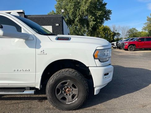 Used 2022 RAM 2500 Tradesman w/ Chrome Appearance Group AWD/4WD image 2